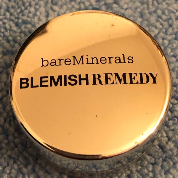bareminerals blemish remedy foundation clearly silk 05